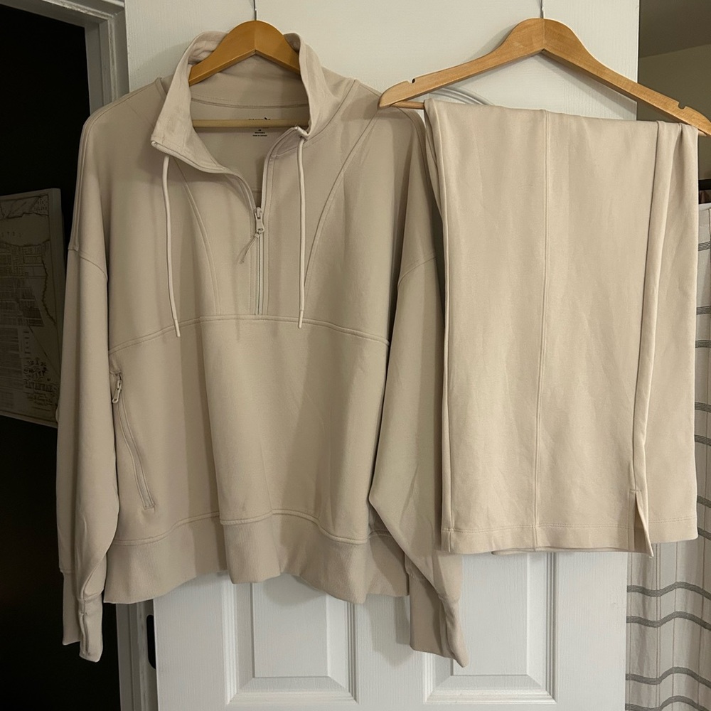 Old Navy Dynamic Fleece Scuba Set - Picture 3 of 3